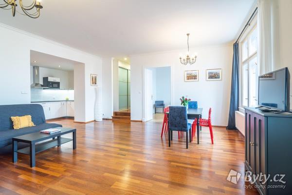 Newly renovated comfortable and spacious apartment with two bedrooms