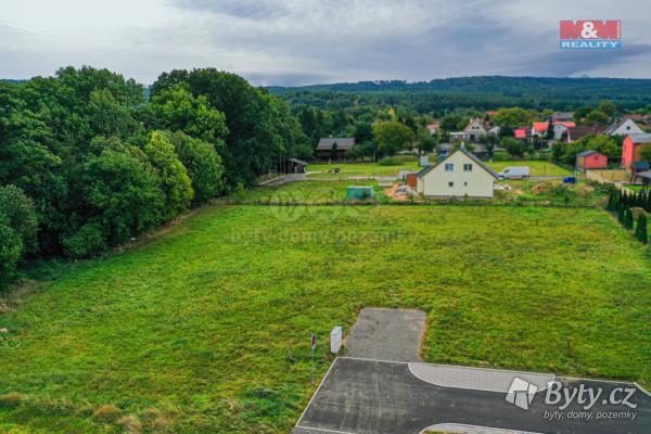 Prodej pozemku o rozloze 1134m<sup>2</sup>, Skuhrov