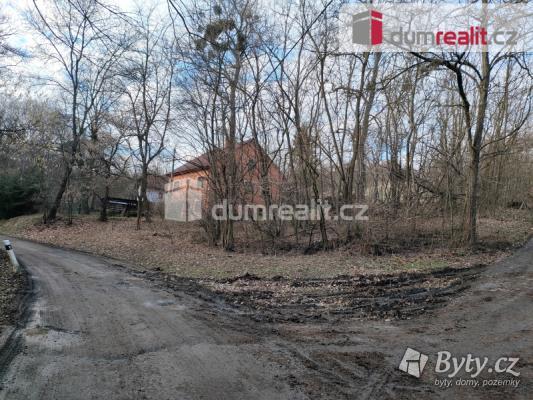 Pozemek na prodej o rozloze 1475m<sup>2</sup>, Spytihněv