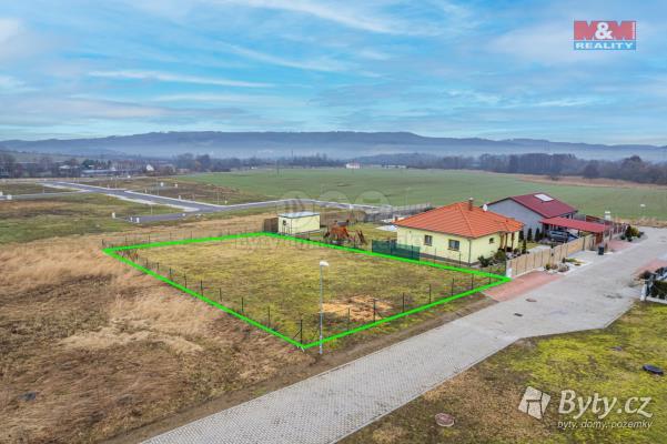 Lukrativní stavební pozemek na prodej, 982m<sup>2</sup>, Lešany, Břežany