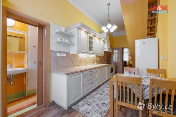 Prodej zrekonstruovaného bytu 3+1, 84m<sup>2</sup>, Karlovy Vary, Svahová