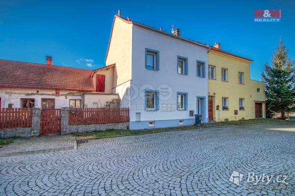 Prodej rekonstruovaného rodinného domu, 196m<sup>2</sup>, Plzeň, K Sadu