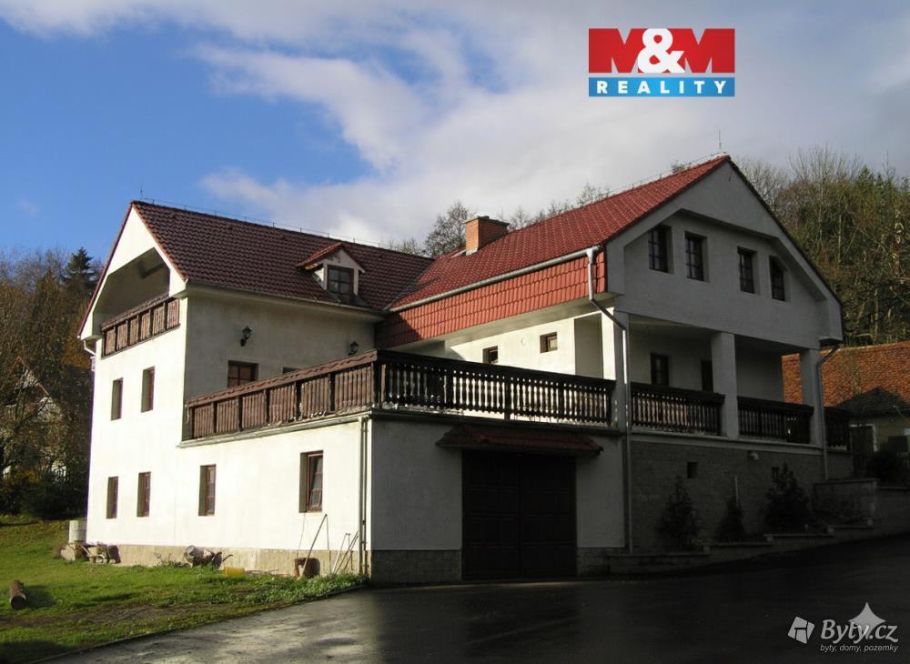 Prodej komerčního prostoru 850 m², Dřevce · Třebívlice