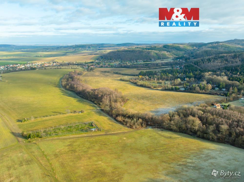 Prodej pozemku 29359 m², Roštín