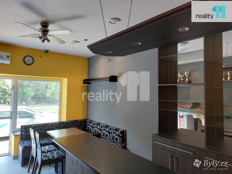 Prodej komerčního prostoru 34 m², Chebská · Dvory · Karlovy Vary
