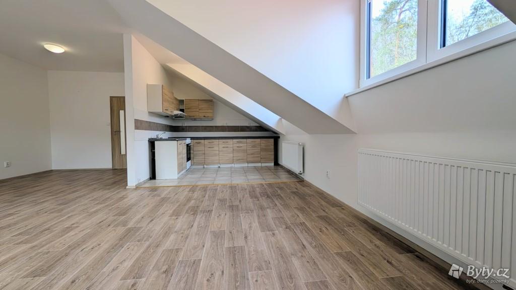 Pronájem bytu 4+kk 117 m², U Koupaliště · Peruc