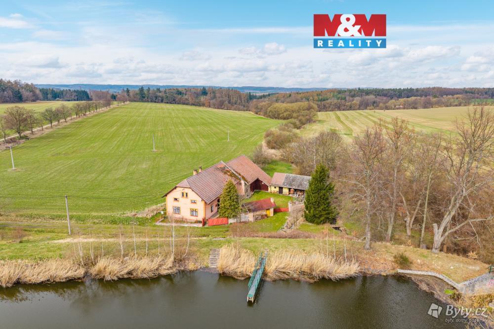 Prodej domu 161 m², Nesměň u Zásmuk · Zásmuky