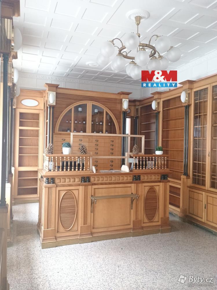 Pronájem komerčního prostoru 270 m², Křížová · Děčín