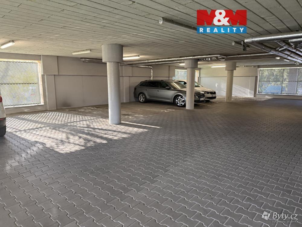 Prodej garáže 10 m², Bartošova čtvrť · Zlín