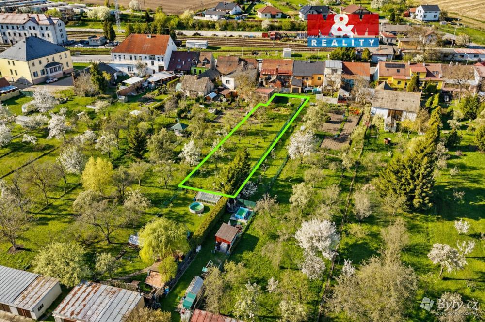Prodej pozemku 748 m², Okříšky