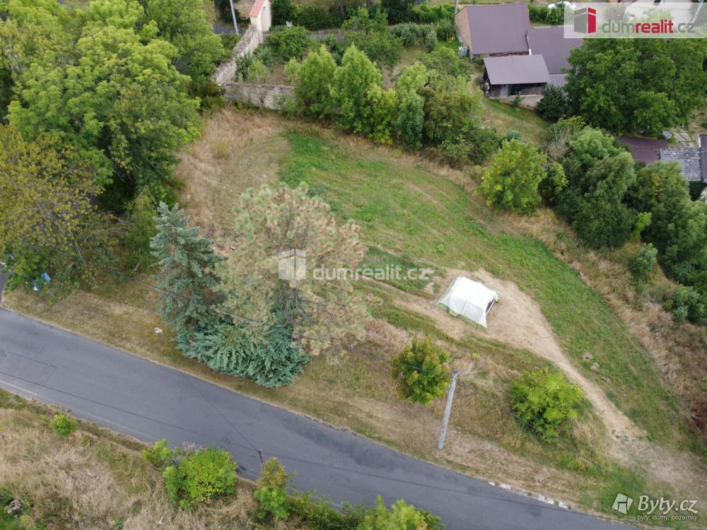 Prodej pozemku 1187 m², Polepy