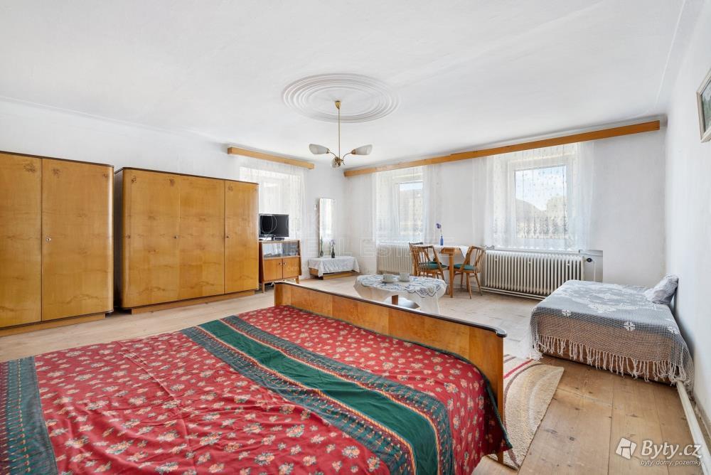 Prodej domu 350 m², Krasonice