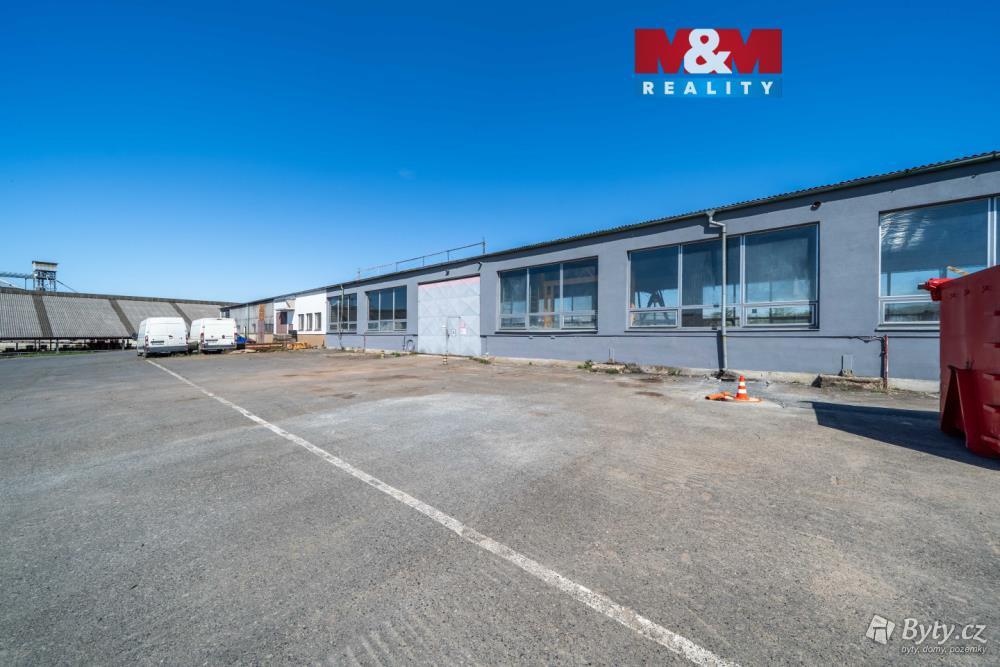 Pronájem komerčního prostoru 346 m², Osek