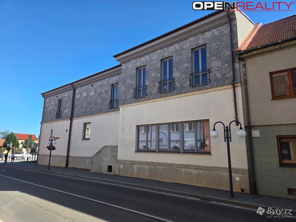 Prodej komerčního prostoru 1200 m², Veselí nad Moravou