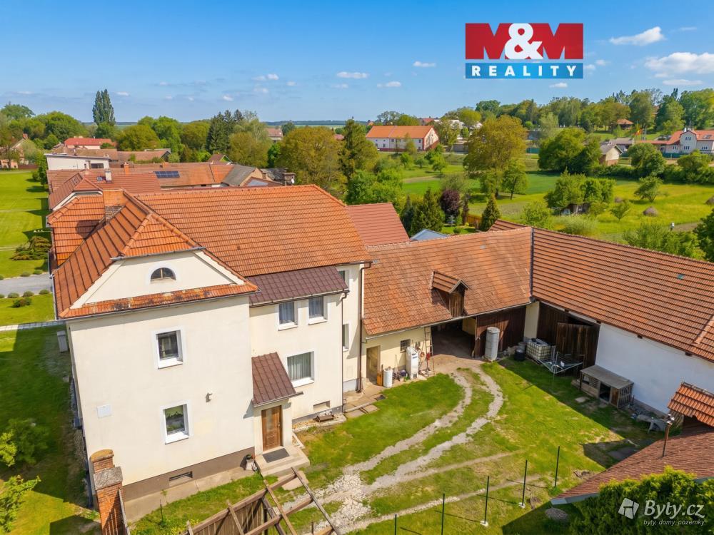 Prodej domu 400 m², Novodvorská · Oskořínek