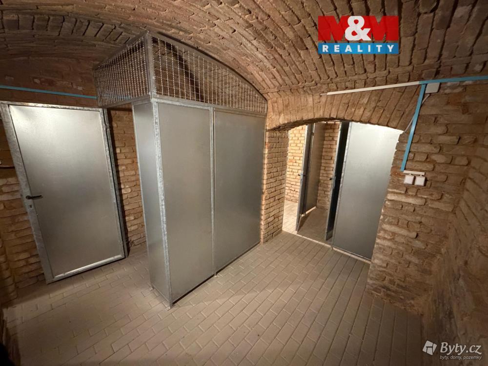 Pronájem komerčního prostoru 10 m², Na Košince · Libeň