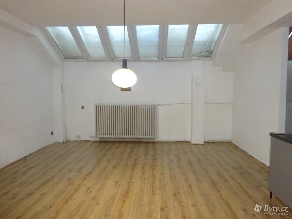 Pronájem komerčního prostoru 27 m², nám. Dr. E. Beneše · Staré Město · Liberec