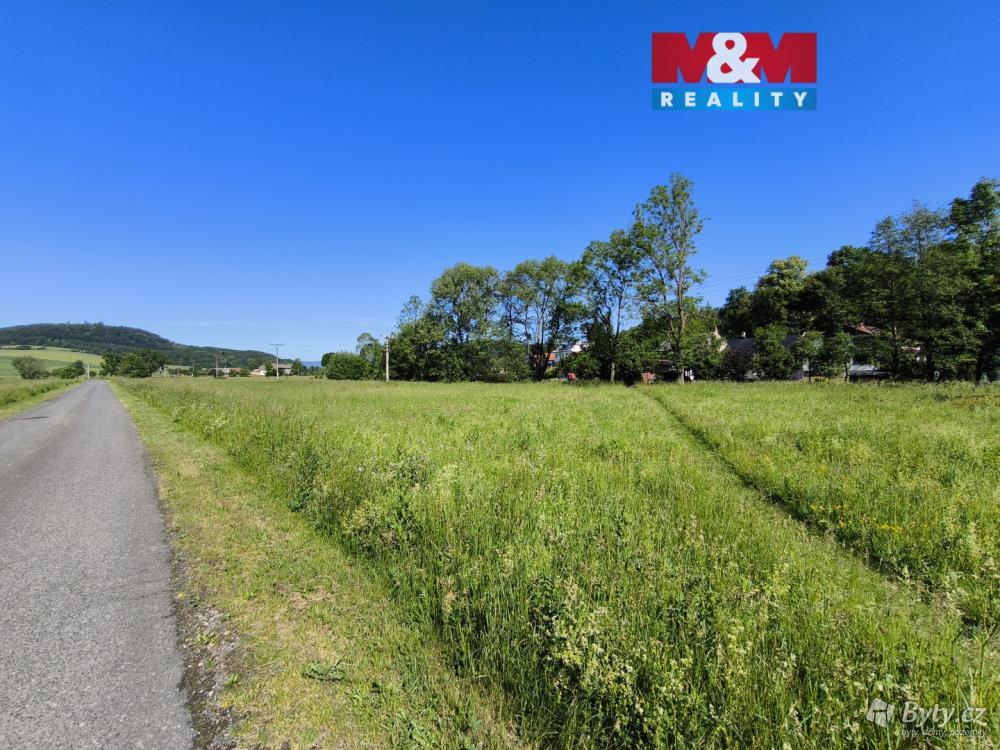 Prodej pozemku 1805 m², Linhartice