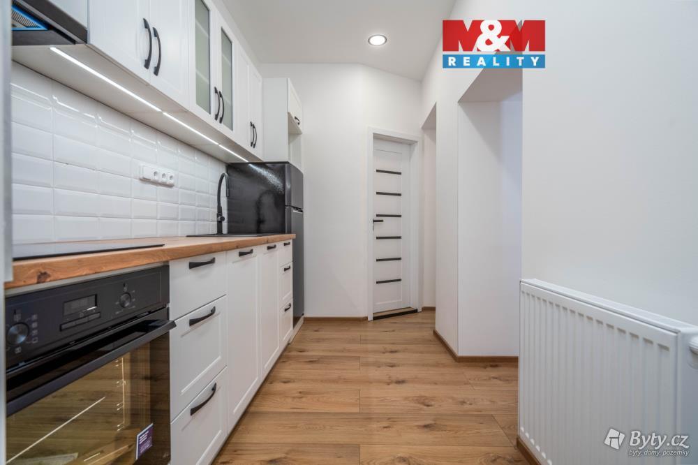 Prodej bytu 2+1 43 m², Kafkova · Dejvice