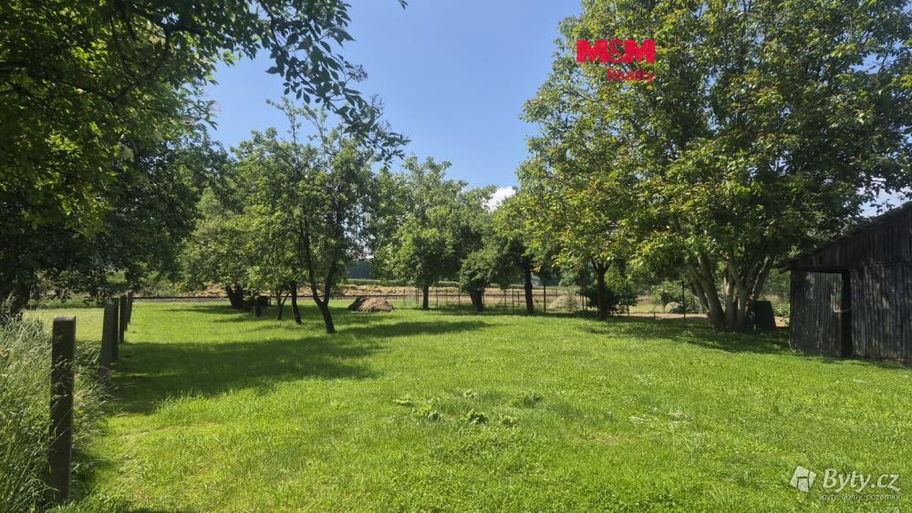 Prodej pozemku 926 m², Linhartice