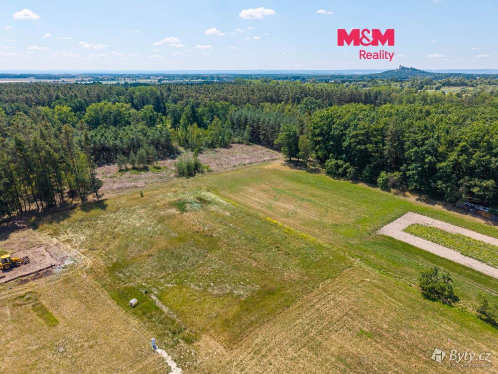 Prodej pozemku 800 m², Újezd u Sezemic