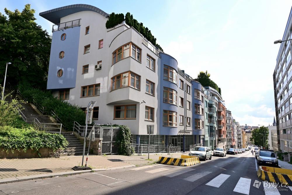 Pronájem garáže 5 m², Jeseniova · Žižkov