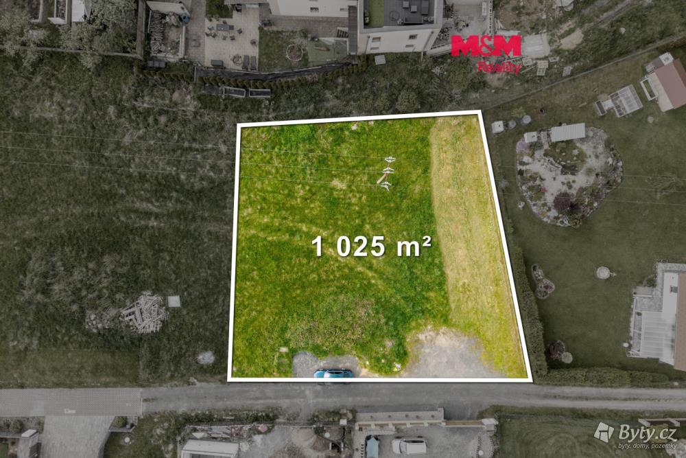 Prodej pozemku 1025 m², Velké Chvojno