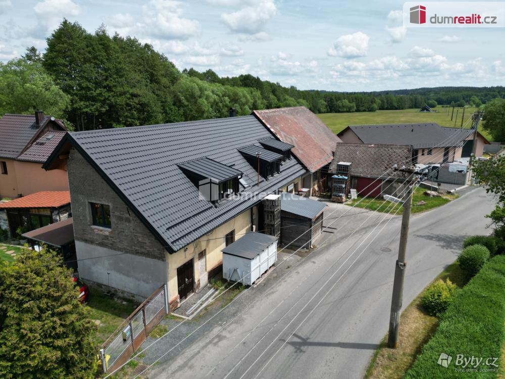 Prodej komerčního prostoru 340 m², Láz
