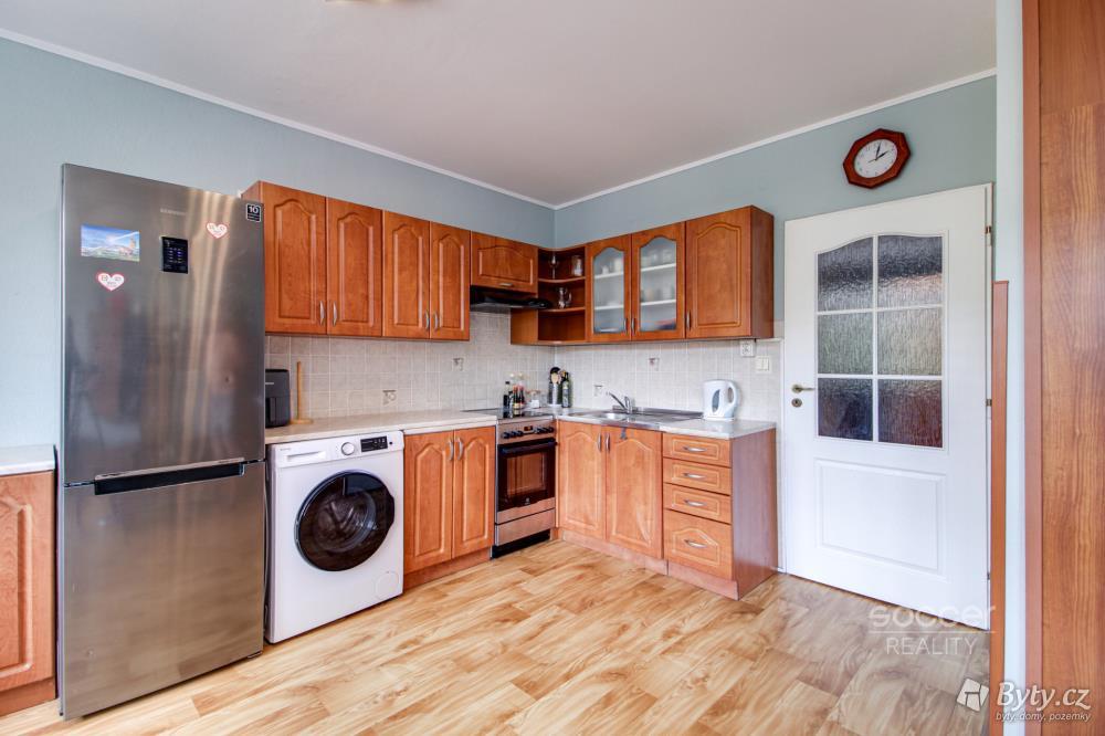 Prodej bytu 1+kk 39 m², Třinecká · Letňany
