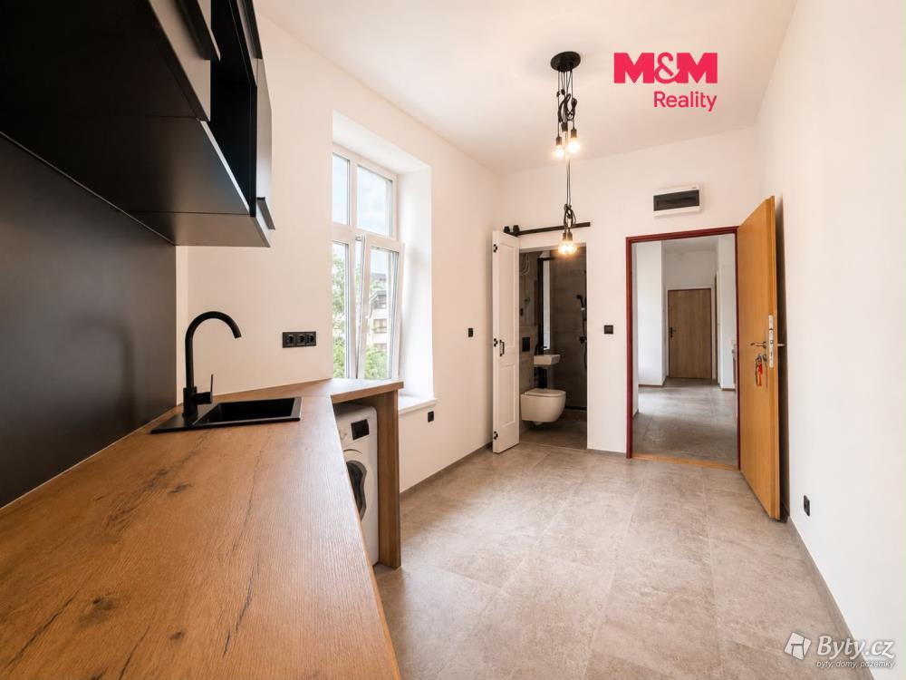 Pronájem bytu 1+kk 15 m², Maxima Gorkého · Trutnov