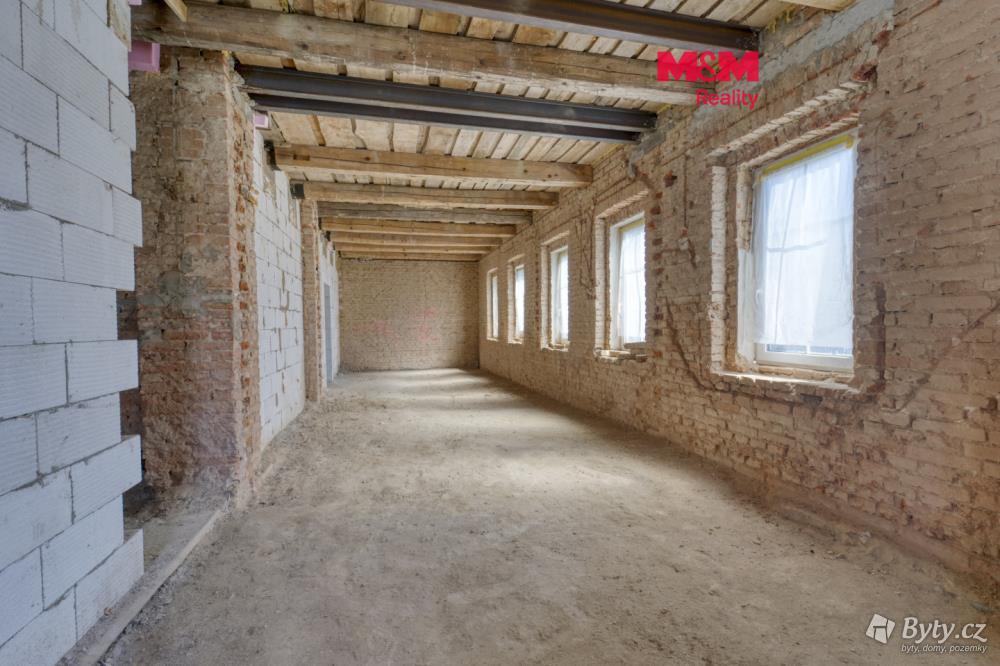 Prodej domu 430 m², Plasy