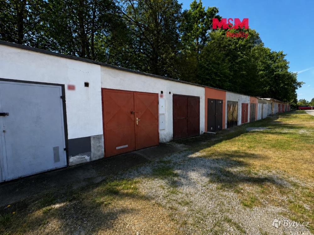 Prodej garáže 20 m², Borovany