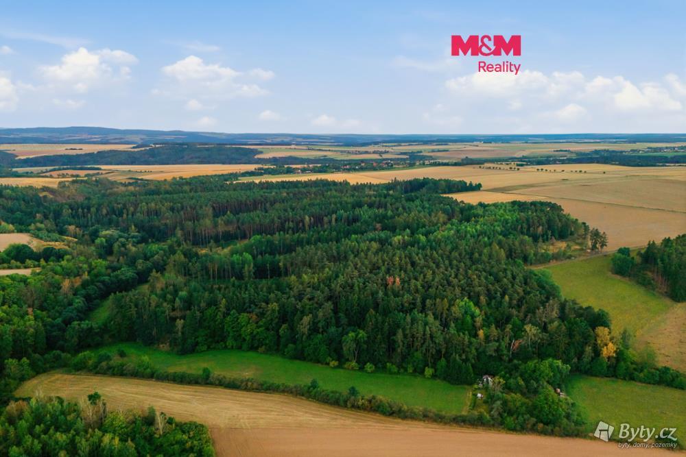 Prodej pozemku 4230 m², Břežany
