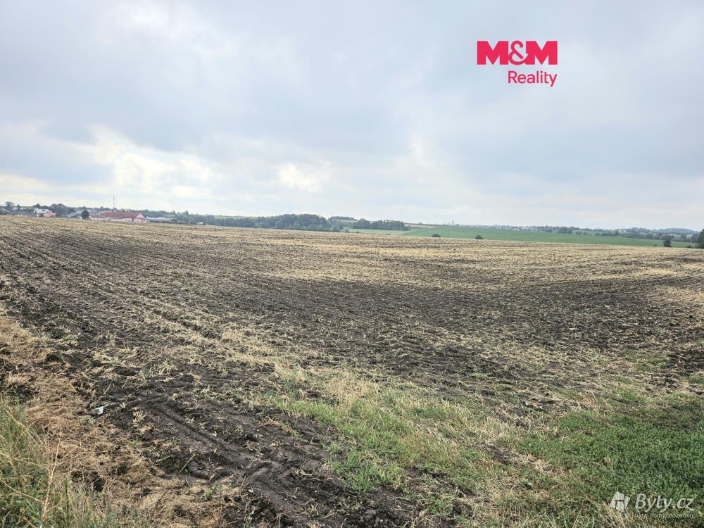 Prodej pozemku 11543 m², Ústín