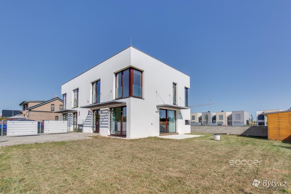 Pronájem domu 370 m², U Zimoviště · Horní Počernice