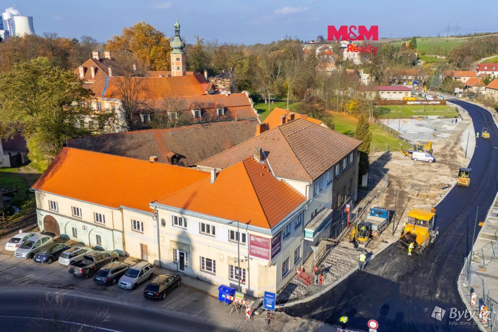 Pronájem komerčního prostoru 367 m², nám. V. Levého · Liběchov