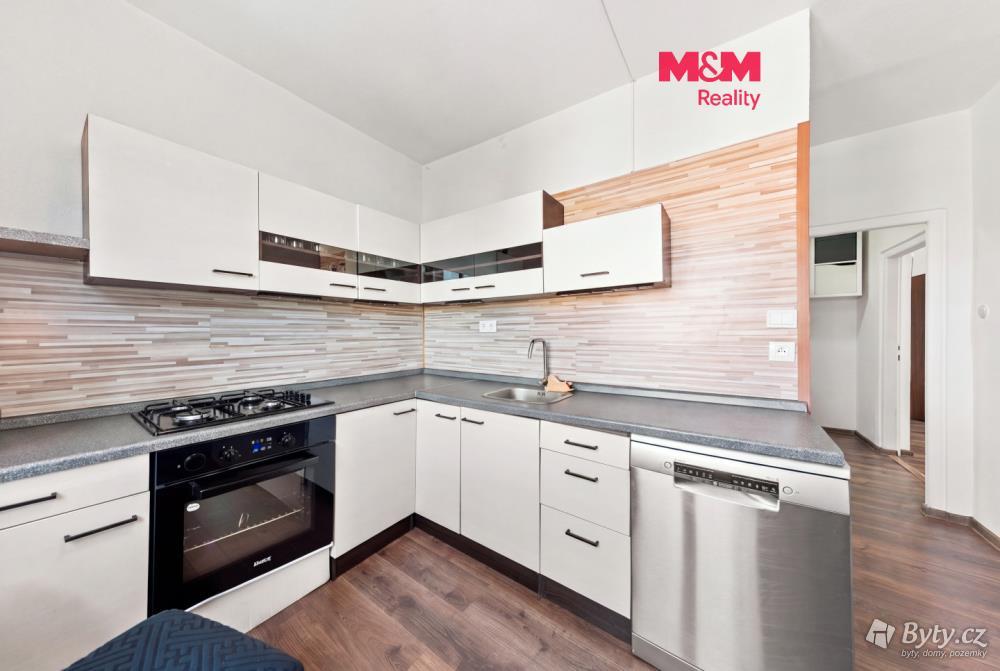 Prodej bytu 3+1 54 m², náměstí 9. května · Dolní Chodov · Chodov