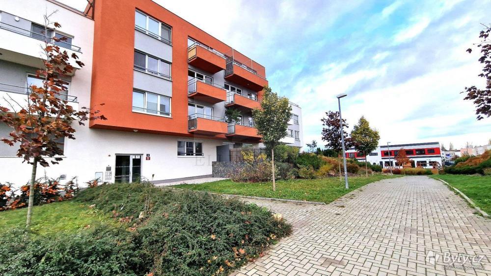 Pronájem bytu 2+kk 56 m², Nad Smetankou · Hrdlořezy