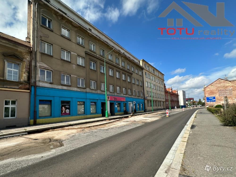 Pronájem komerčního prostoru 205 m², Husova · Jaroměř