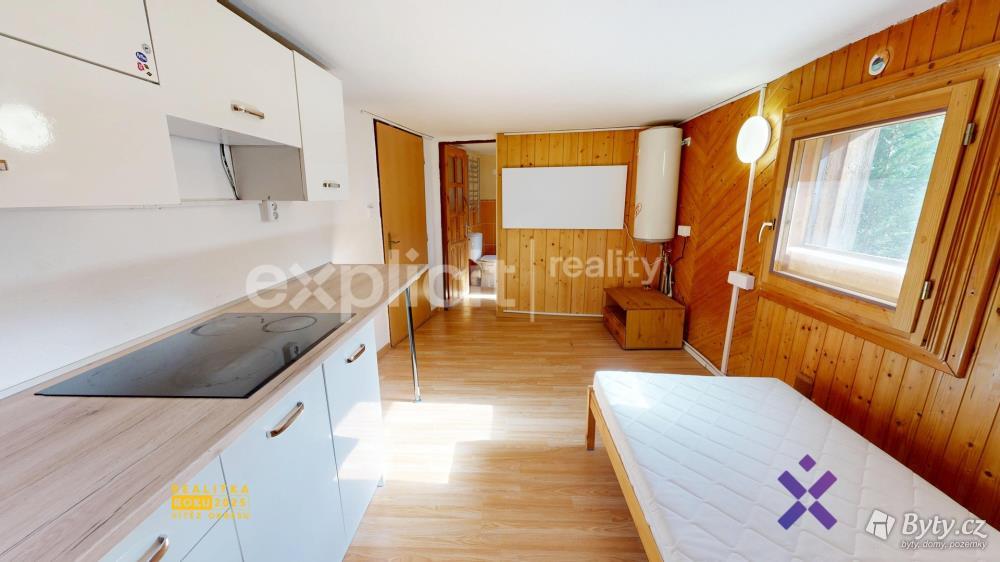 Pronájem bytu 1+kk 17 m², Žlutava